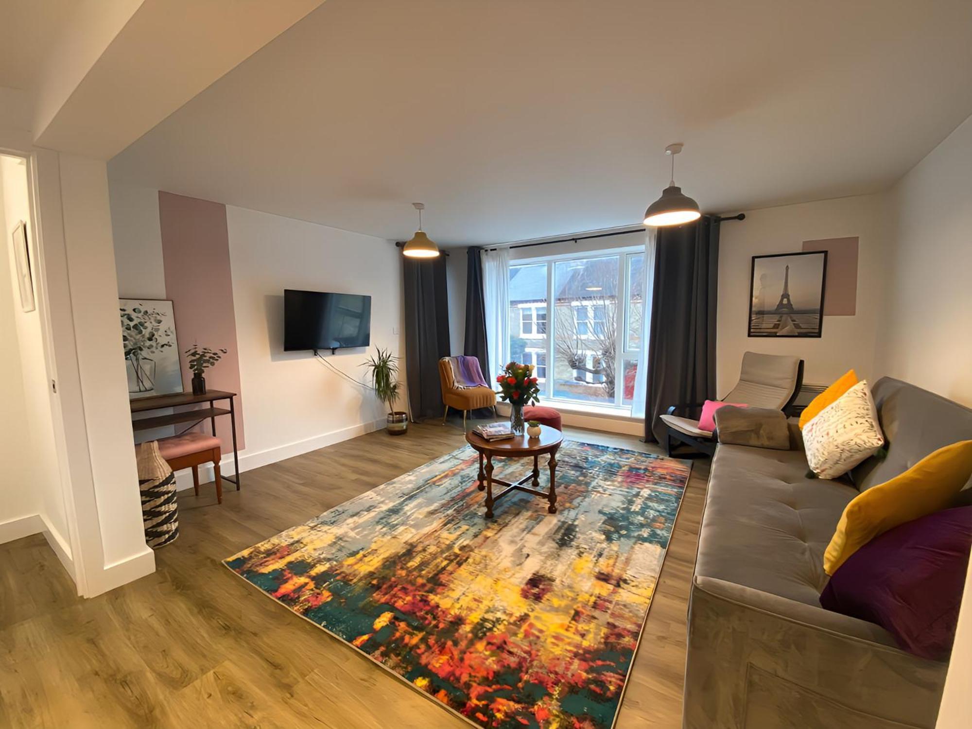 Cambridge Stays Riverside Apart Hotel With 2Br Flats At The City Centre-Parking-Balcony Exterior photo