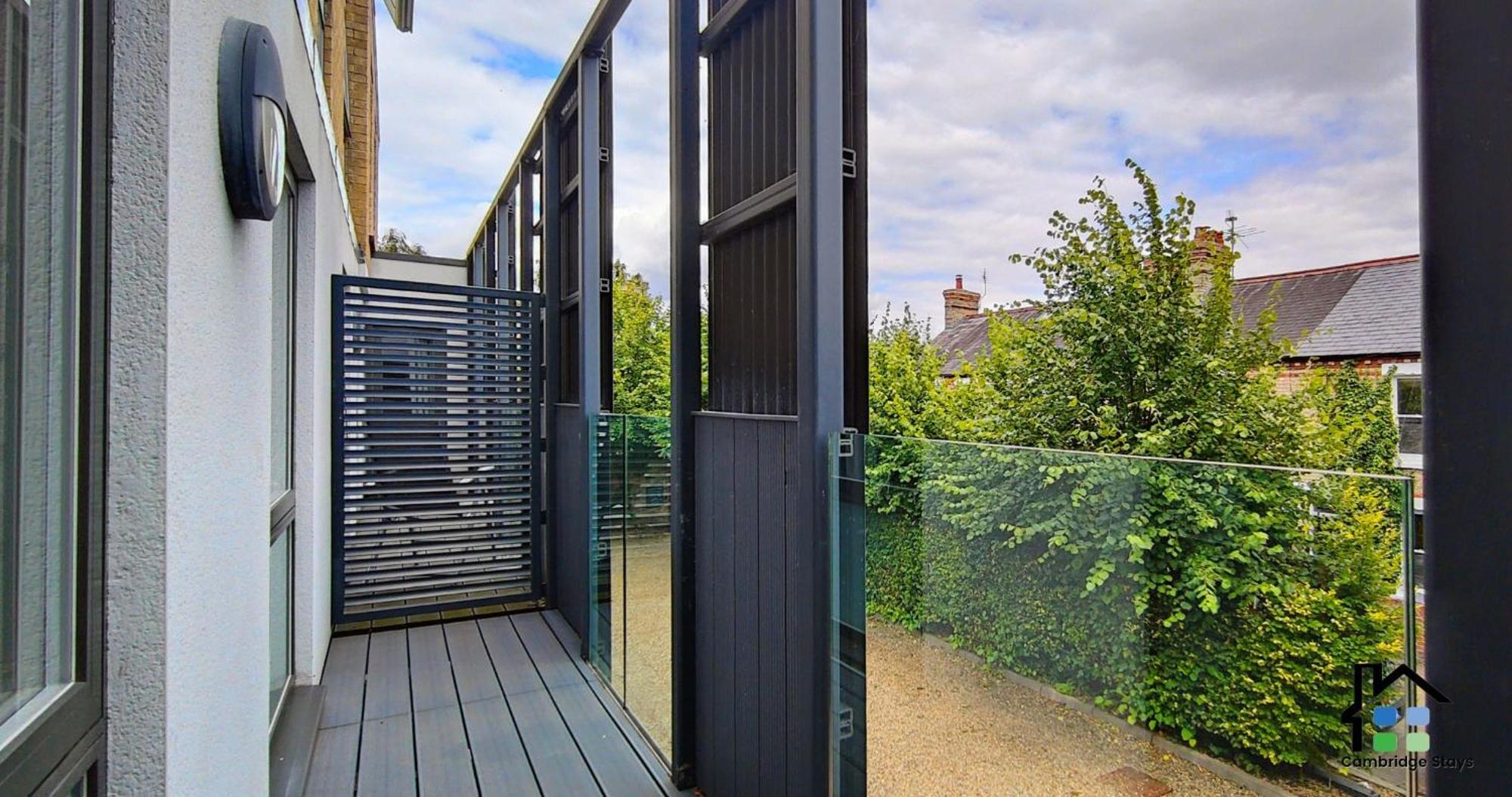 Cambridge Stays Riverside Apart Hotel With 2Br Flats At The City Centre-Parking-Balcony Exterior photo